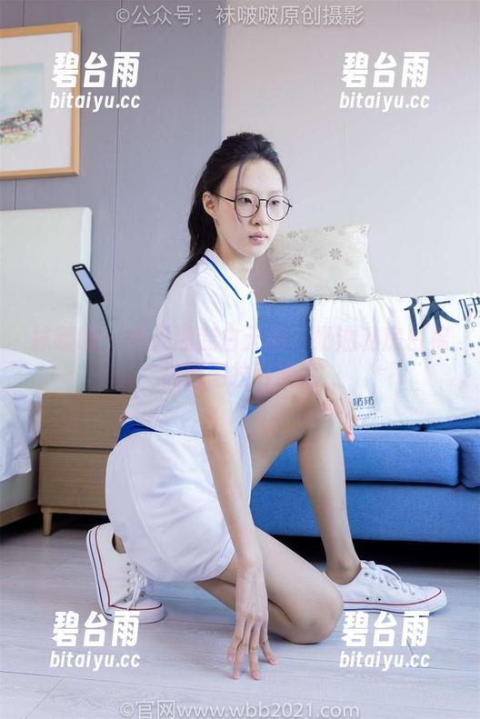 袜啵啵 - 黑天鹅变白天鹅？奶油私房白棉袜原图拉开距离