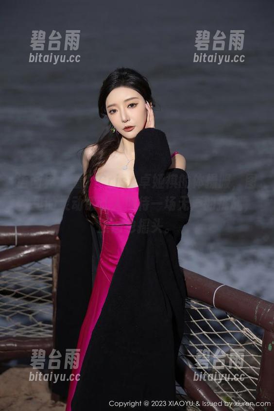 语画界 - 看！Cris_卓娅祺的体操服，图片里的灵动感让人期待一场无声的挑战，原图也摇头。