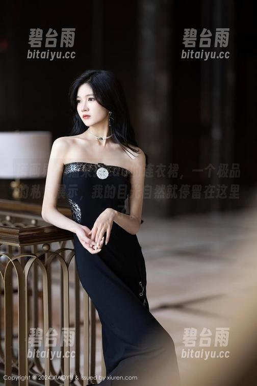 语画界 - 潘朵拉Laa的连衣裙，一个极品的私房展示，我的目光自然就停留在这里了。