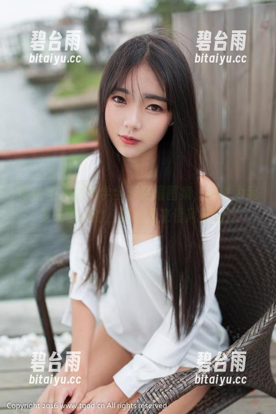 青豆客 - 潇同学全套制服图集，你以为我是来学习的，其实是来看风景的！