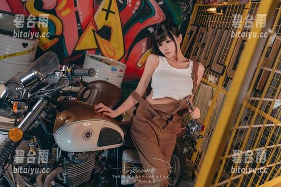 终于看到了黏黏团子兔比基尼写真，壁纸的夏日氛围满满呢！