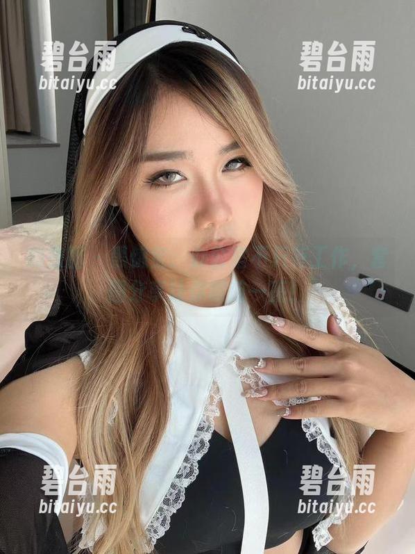 微密圈 - 黑饱宝：办公室不只有工作，套图分享让你眼前一亮！